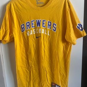 Nike size Large Milwaukee Brewers Tee